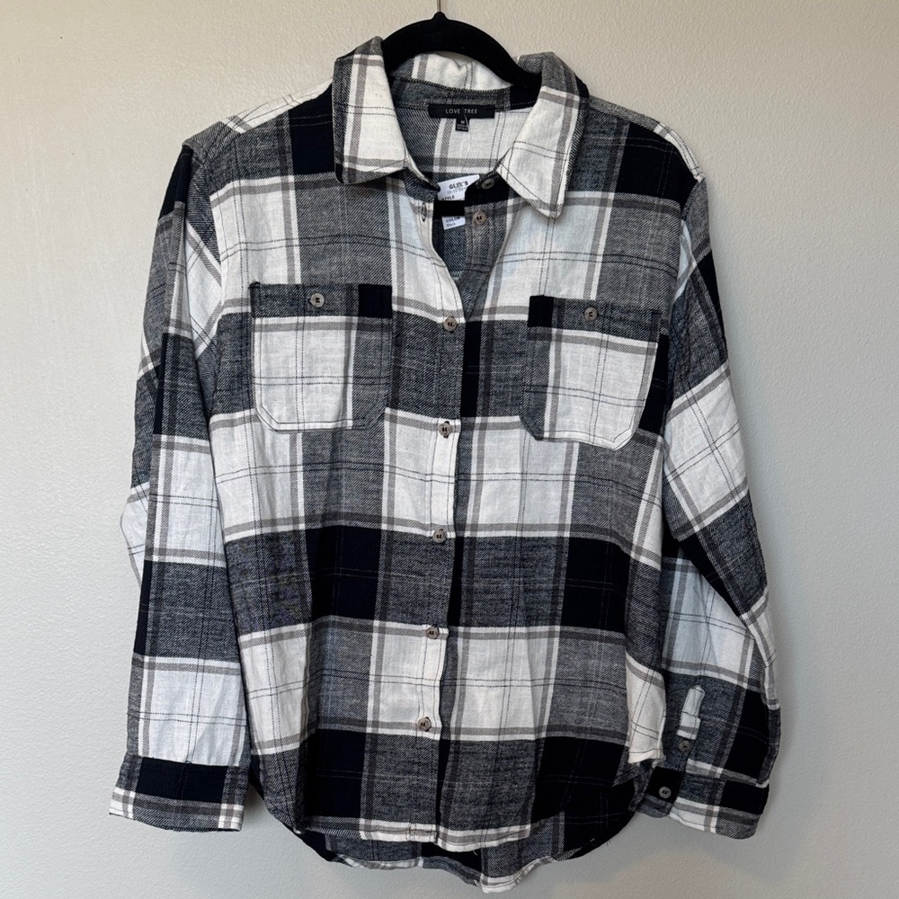 NWT Love Tree Black and White Plaid Button-Down Shirt
